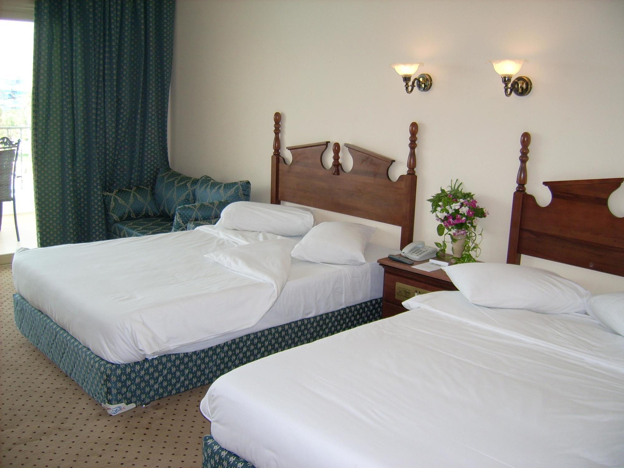 Titanic Aqua Park Resort - Families And Couples Only Hurghada Esterno foto